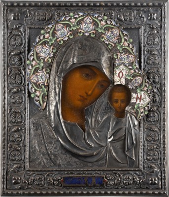 Auction 151<br>SEHR FEINE IKONE MIT DER GOTTESMUTTER VON KASAN (KASANSKAJA) MIT CLOISONNÉ-EMAIL-OKLAD