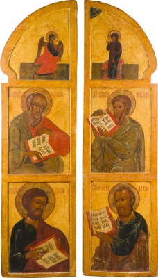 Auktion 151<br>PAAR MONUMENTALE KÖNIGSTÜREN AUS EINER KIRCHEN-IKONOSTASE MIT DER VERKÜNDIGUNG UND DEN VIER EVANGELISTEN