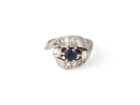 Bild SCHWUNGVOLLER SAPHIR DIAMANT RING