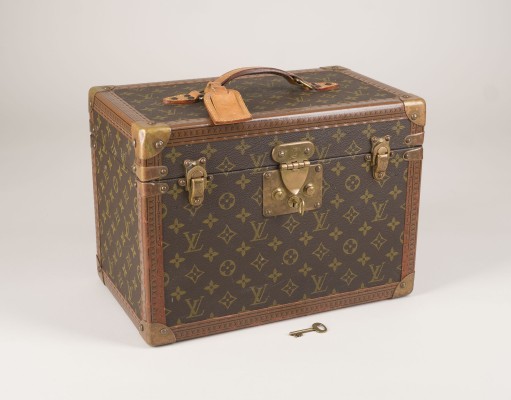 Auction 154<br>LOUIS VUITTON 'VANITY CASE' KOSMETIKKOFFER