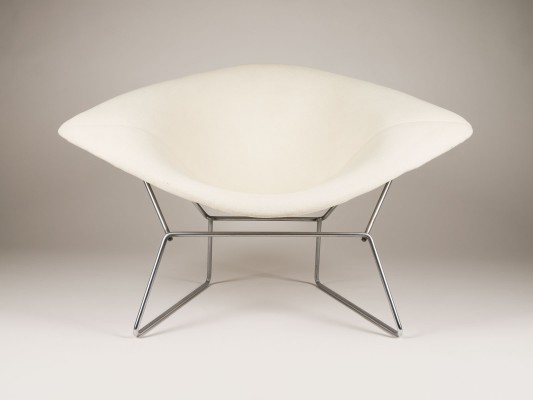 Auction 154<br>SESSEL '422' GROSSER 'DIAMAND CHAIR'