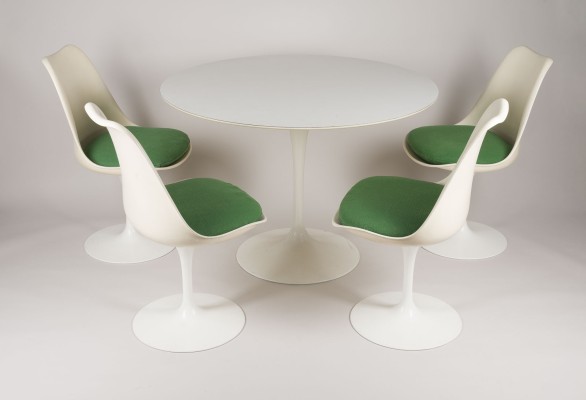 Picture TISCH 'TULIP' UND VIER STÜHLE '151'