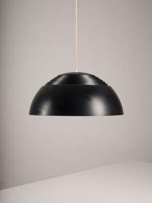 Auction 154<br>HÄNGELAMPE 'AJ ROYAL'