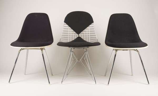 Auction 154<br>PAAR STÜHLE 'DSX' UND 'BIKINI WIRE CHAIR' 'DKR-2'