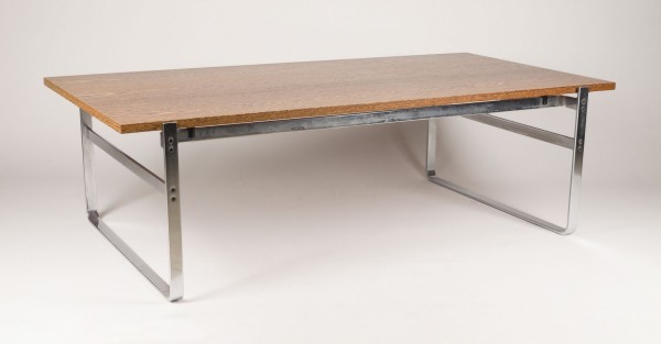 Auction 154<br>COUCHTISCH MODELL '700'