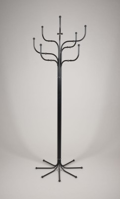 Auction 154<br>GARDEROBE 'COAT TREE'