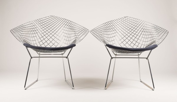 Auction 154<br>PAAR SESSEL '421' 'DIAMOND CHAIR'