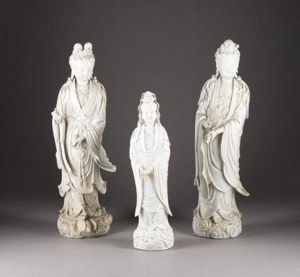 Auction 152<br>DREI BLANC-DE-CHINE-FIGUREN DES GUANYIN