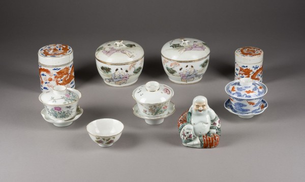 Auction 152<br>EIN NEUNTEILIGES KONVOLUT VON PORZELLANTEILEN