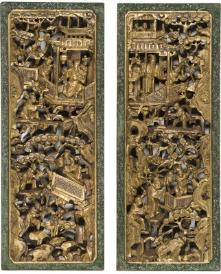 Auction 152<br>PAAR GOLDLACKIERTE RELIEFTAFELN MIT FIGURENDARSTELLUNG AUS HOLZ