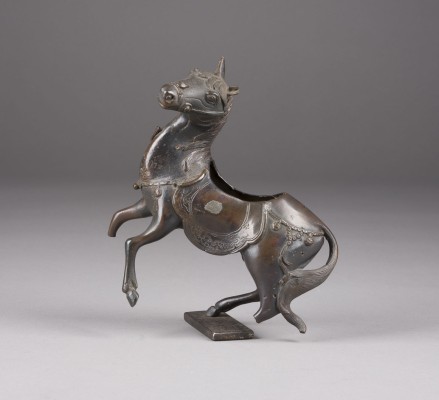 Picture EIN WEIHRAUCHBRENNER IN FORM EINES PFERDES AUS BRONZE