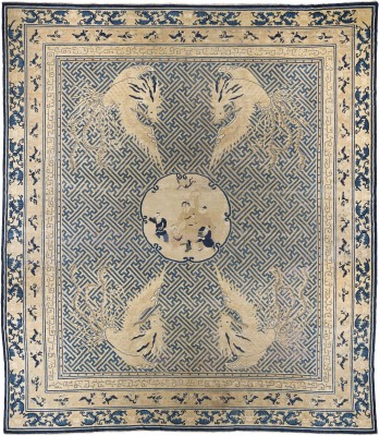 Bild EIN NINGXIA-KANG-TEPPICH MIT DER DARSTELLUNG VON KNABEN UND SWASTIKA-MUSTER