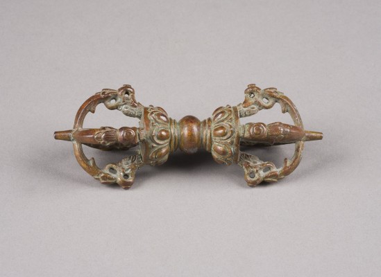 Auktion 152<br>EIN VAJRA AUS TEILVERGOLDETER KUPFERLEGIERUNG