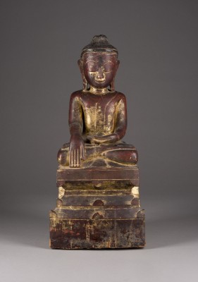 Picture EINE LACKIERTE FIGUR DES SITZENDEN BUDDHA AUS HOLZ