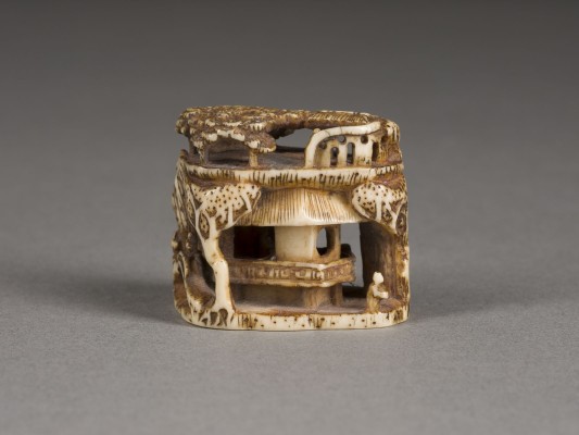 Bild EIN NETSUKE MIT GELEHRTENPAVILLON AUS ELFENBEIN