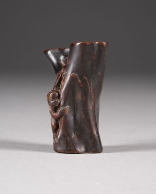 Auktion 152<br>EIN NETSUKE EINES AFFEN AUS UMIMATSU