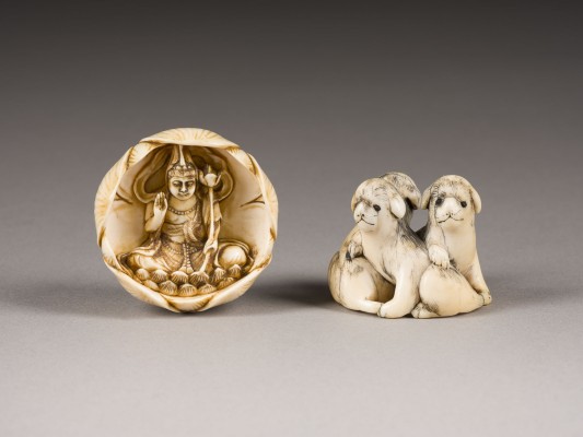 Auction 152<br>ZWEI NETSUKE AUS ELFENBEIN