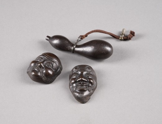 Bild EIN DREITEILIGES KONVOLUT VON NETSUKE