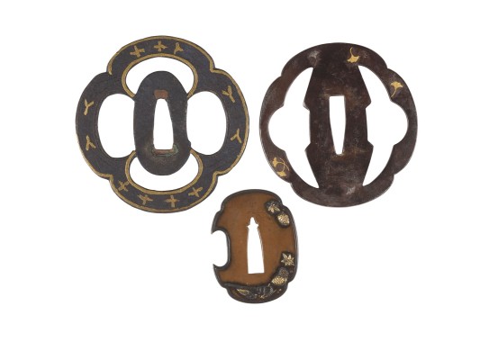 Picture ZWEI TSUBA AUS EISEN UND EIN TSUBA AUS BRONZE