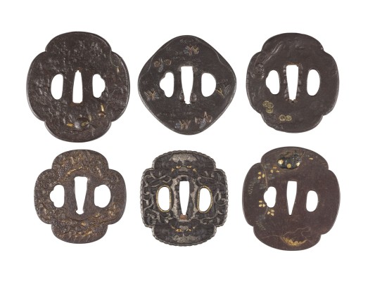 Bild SECHS TSUBA IN MOKKOGATA-FORM AUS EISEN