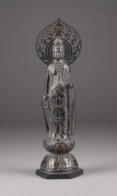 Auction 152<br>EINE FIGUR DER KANNON AUS BRONZEN