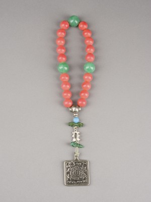 Bild EIN BUDDHISTISCHES GEBETSPERLENARMBAND