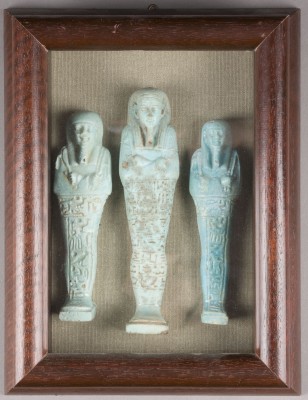 Bild KONVOLUT VON DREI ÄGPYTISCHEN USCHEBTI