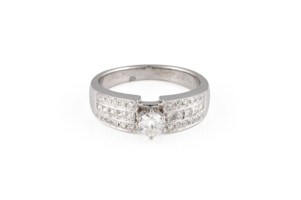 Bild KLASSISCHER DIAMANT RING