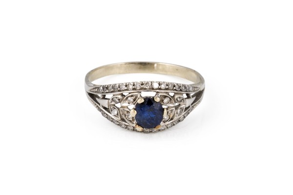 Bild ZIERVOLLER SAPHIR RING