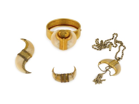 Picture KONVOLUT VON VIER SCHMUCKOBJEKTEN MIT TIGERKRALLEN*
