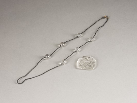 Bild COLLIER MIT MISTELZWEIGDEKOR