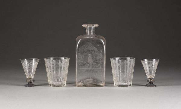 Picture BRANNTWEIN-FLASCHE MIT VIER GLÄSERN