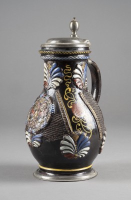 Picture BIRNKRUG MIT WAPPEN