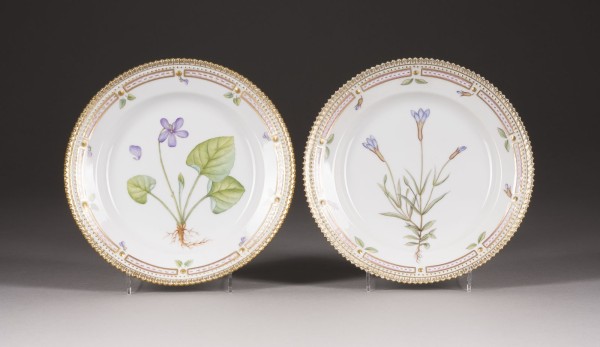 Bild ZWEI KUCHENTELLER 'FLORA DANICA'