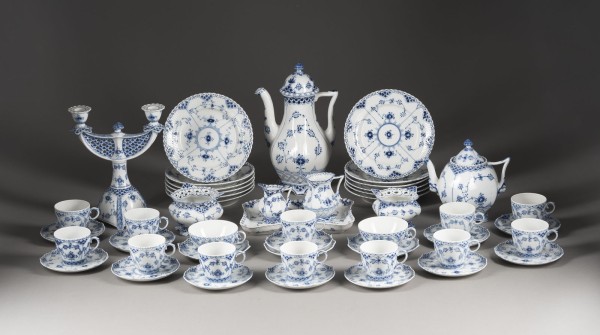 Bild 49-TEILIGES KAFFEE- UND TEESERVICE 'MUSSELMALET-VOLLSPITZE'