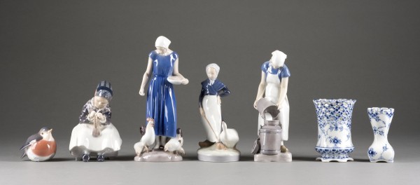 Picture SAMMLUNG VON SIEBEN PORZELLANOBJEKTEN