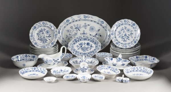 Picture 49-TEILIGES SPEISERSERVICE 'ZWIEBELMUSTER'