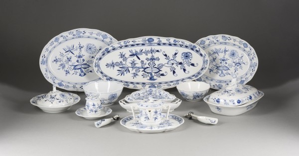 Bild 13-TEILIGES SPEISESERVICE 'ZWIEBELMUSTER'