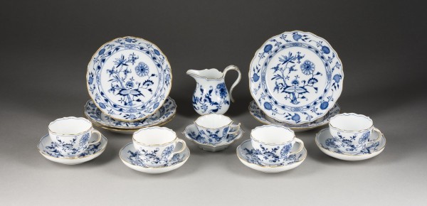 Bild 16-TEILIGES RESTSERVICE 'ZWIEBELMUSTER MIT GOLDRAND'