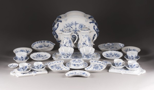 Bild 33-TEILIGES FRÜHSTÜCKSSERVICE 'ZWIEBELMUSTER'