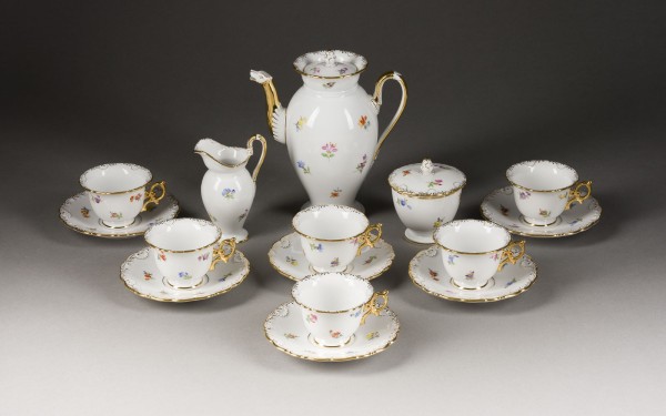 Auktion 155<br>15-TEILIGES MOKKASERVICE 'STREUBLUMEN'