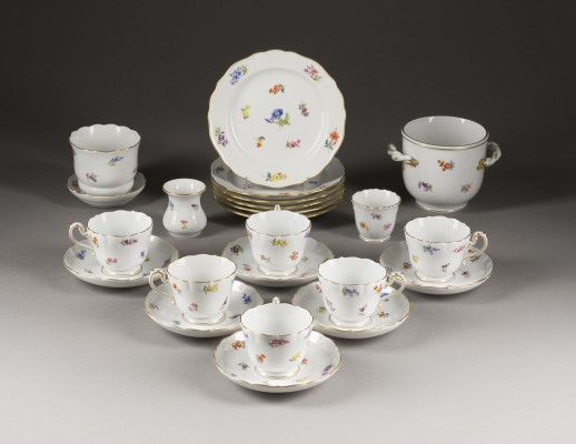 Bild 23-TEILIGES KAFFEESERVICE 'STREUBLUMEN'
