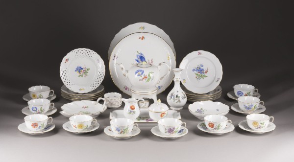 Bild 48-TEILIGES TEESERVICE 'BLUMEN- UND KAKIEMONMALEREI'