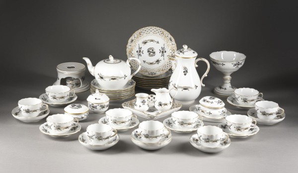 Bild 48-TEILIGES KAFFEE-/TEESERVICE 'SCHWARZER HOFDRACHE'