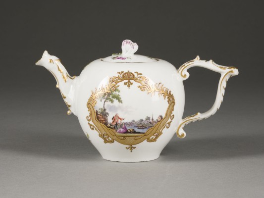 Picture TEEKANNE MIT 'LANDSCHAFTSDARSTELLUNGEN UND FIGURENSTAFFAGEN'