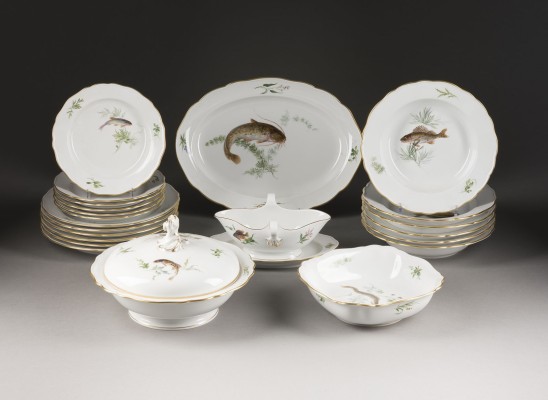 Bild 22-TEILIGES SPEISESERVICE 'FISCHDEKOR'