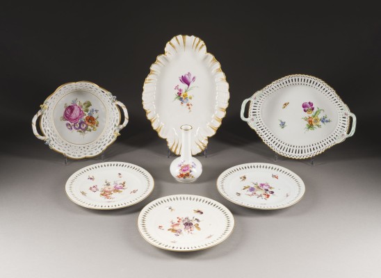 Bild SIEBENTEILIGES PORZELLAN-KONVOLUT