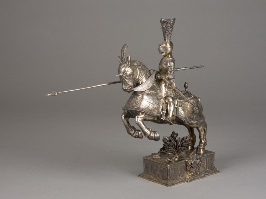 Auktion 155<br>SILBERFIGUR EINES TURNIERRITTERS ZU PFERD