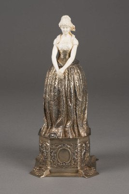 Auktion 155<br>SILBERFIGUR EINER BURGUNDISCHEN DAME