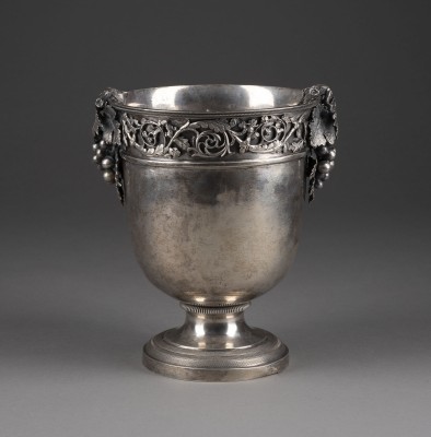 Bild MASSIVER WIENER SEKTKÜHLER MIT APPLIZIERTEM WEINREBENDEKOR